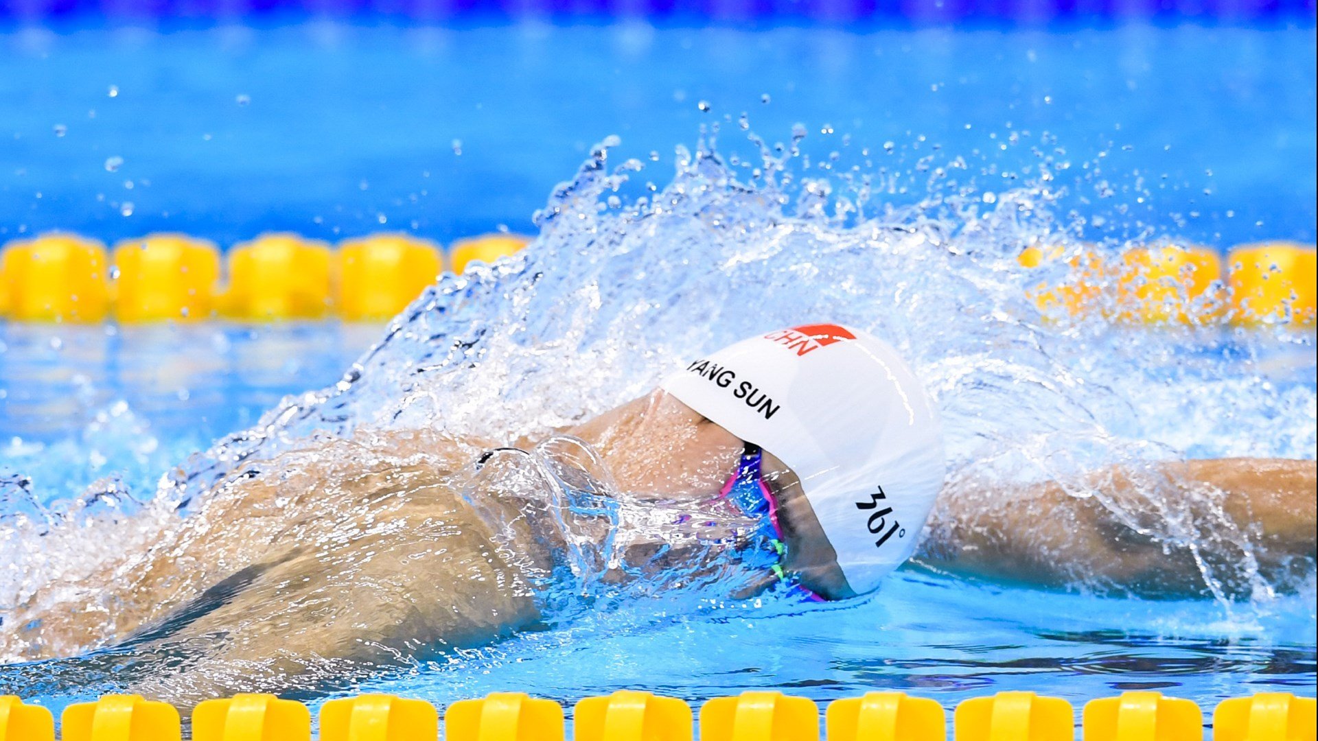 纳达尔鏖战五盘险胜德约科维奇 法网半决赛上演史诗对决