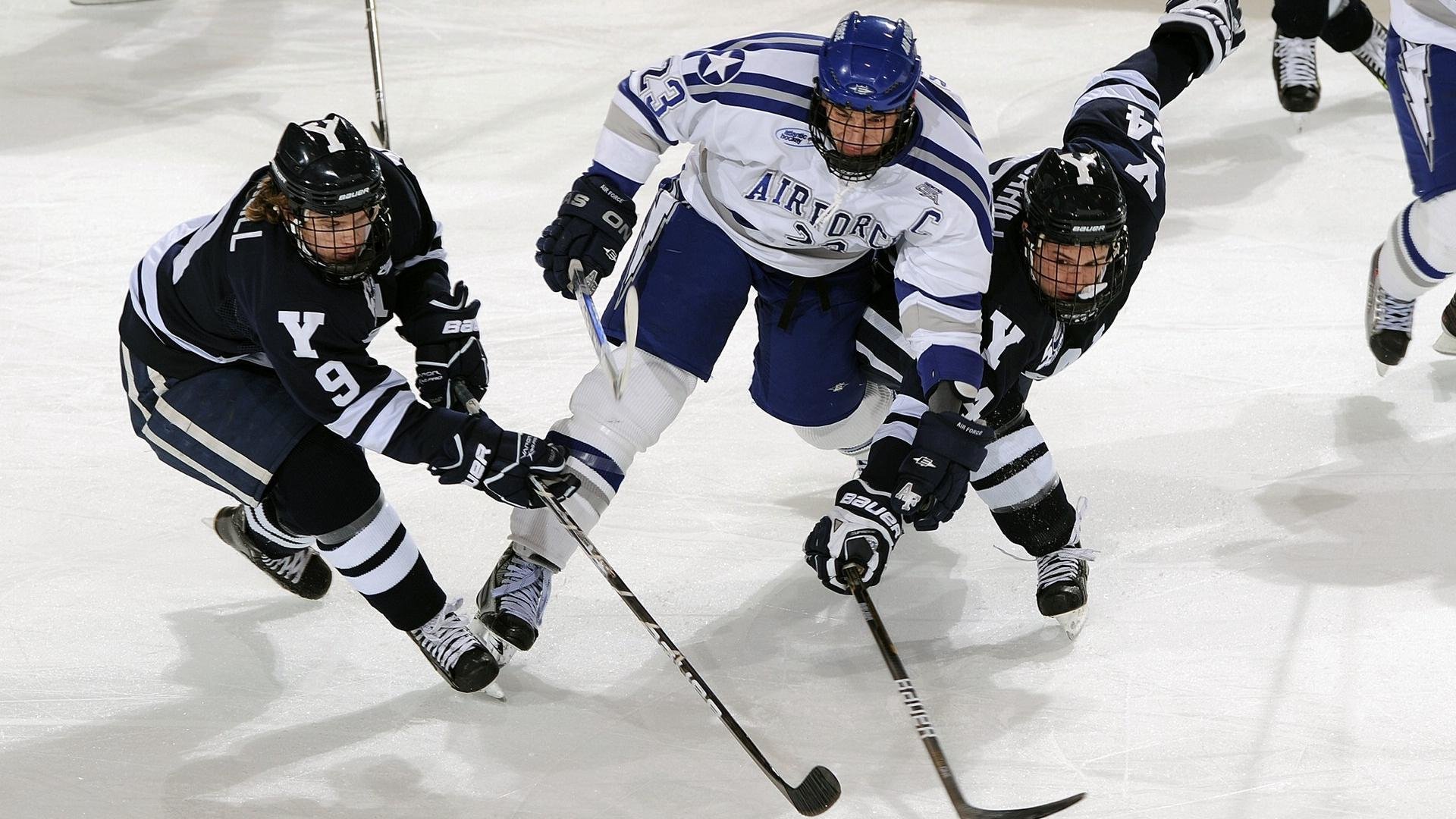 温网2024，阿尔卡拉斯卫冕成功，斯瓦泰克首夺草地大满贯